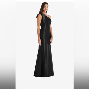 Alfred Sung Bow One-Shoulder Satin Trumpet Gown in Black